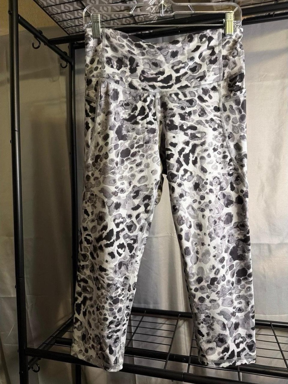 Champion High-Waist Women's Leopard Print Capri Leggings - Gray/Black